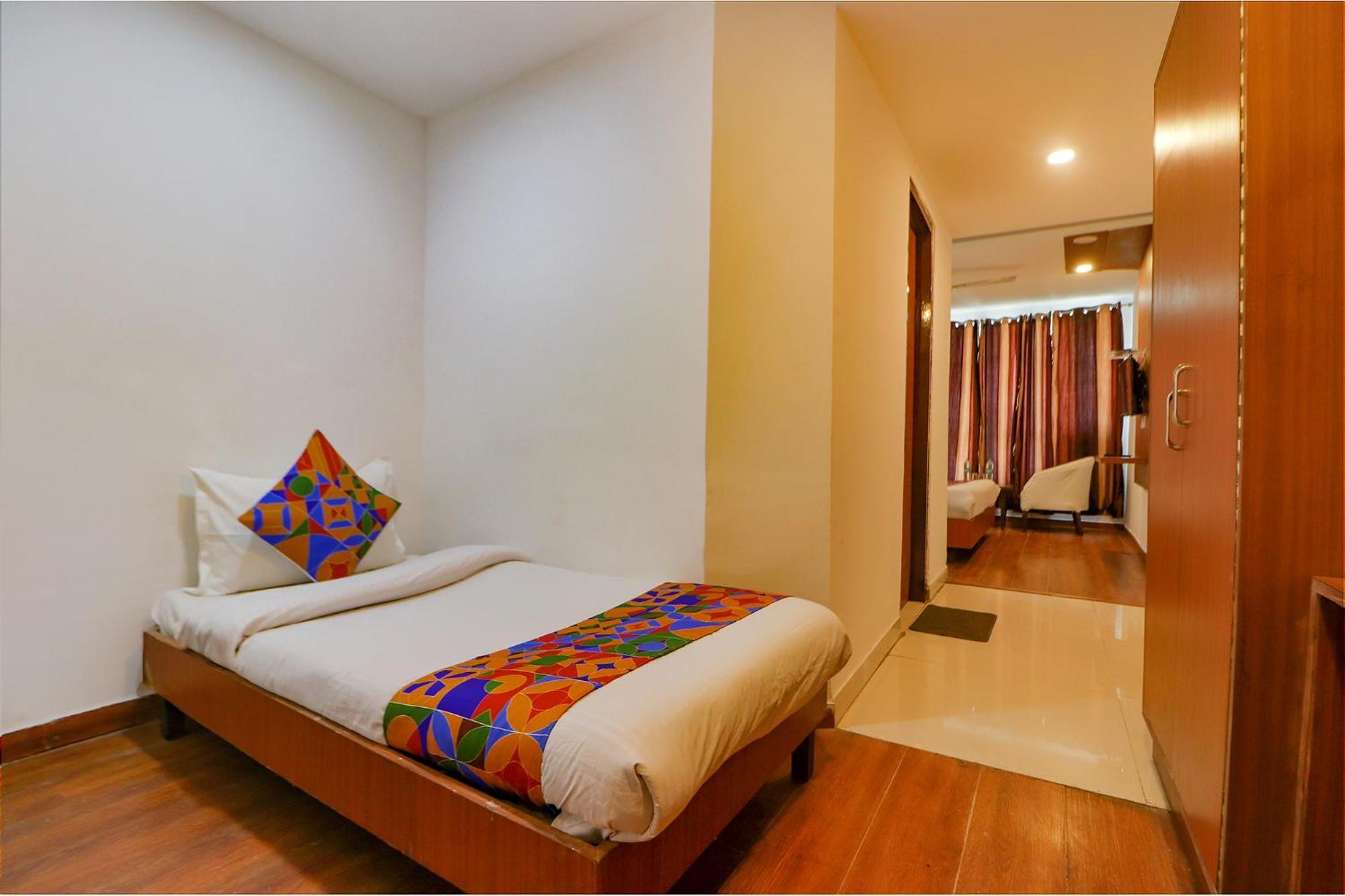Fabhotel Sikka Royal Classic - Mall Road Mussoorie Exteriör bild